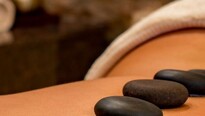 Proč vyzkoušet masáž lávovými kameny?